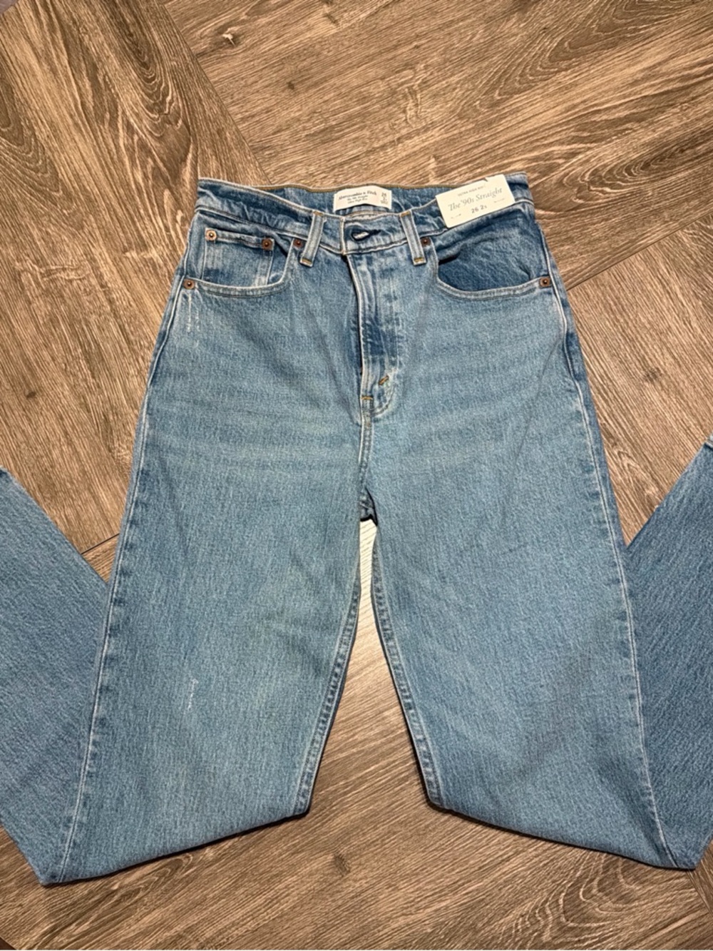 Abercrombie & Fitch Women’s '90s Straight Jeans - Light Blue Denim - Picture 2 of 9